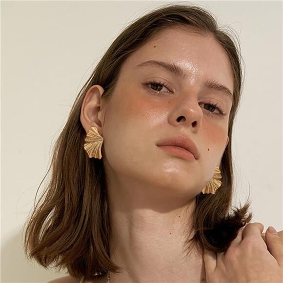 Gold Floral Seashell Earrings | Boho Shell Flower Drops | Lightweight Summer - Picture 4 of 7